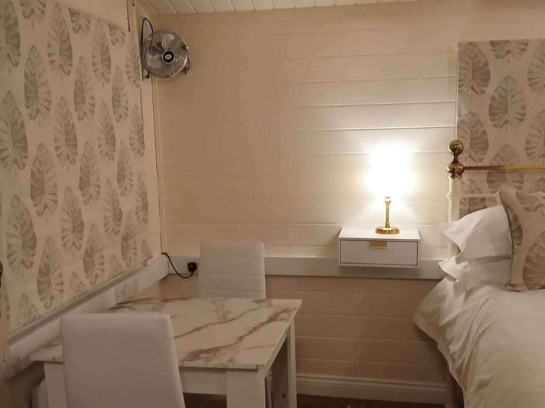 1 Bed Lodge Southampton Sleeps 2 Parking