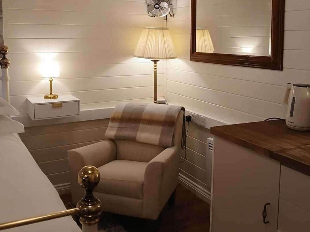 1 Bed Lodge Southampton Sleeps 2 Parking