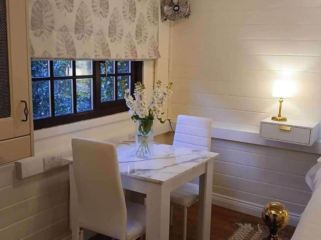 1 Bed Lodge Southampton Sleeps 2 Parking