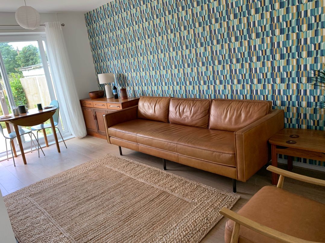 2 Bed Sleeps 4 Parking Pets 10 min walk to Beach