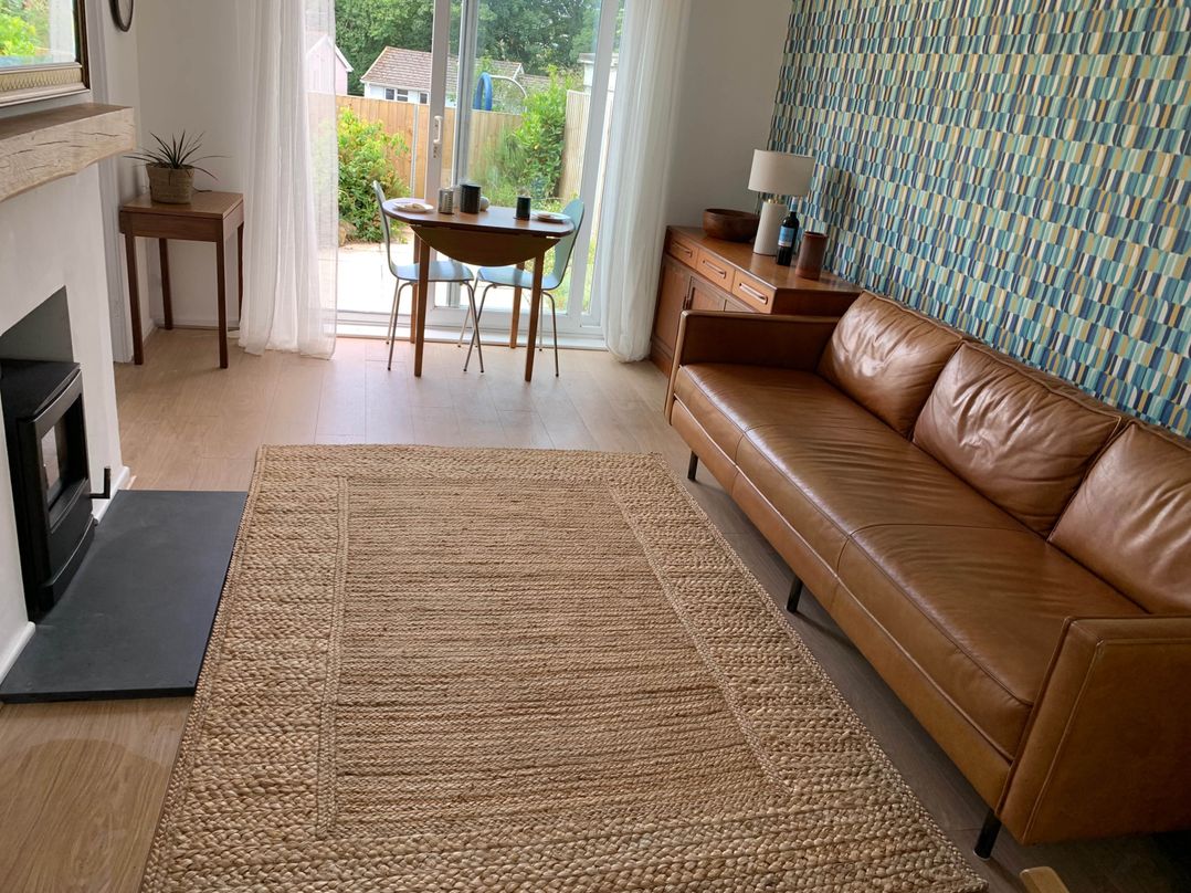 2 Bed Sleeps 4 Parking Pets 10 min walk to Beach