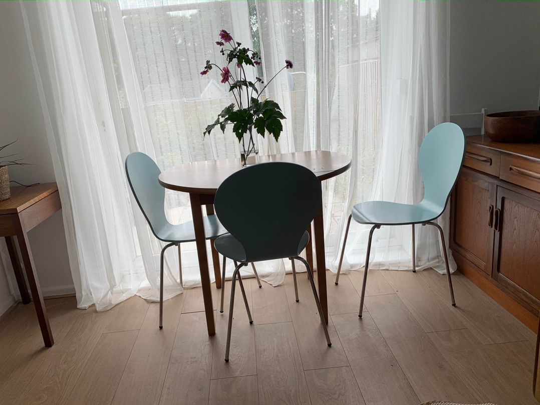 2 Bed Sleeps 4 Parking Pets 10 min walk to Beach