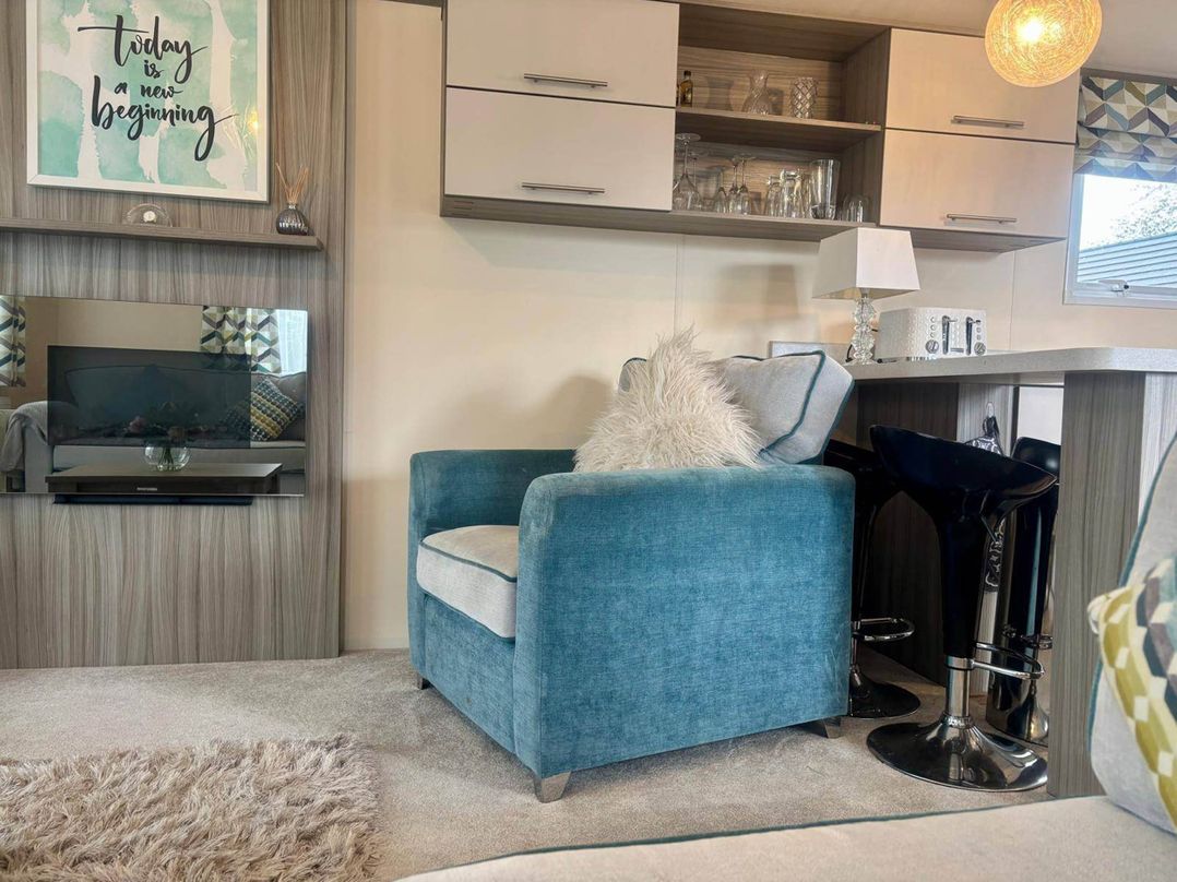 Caravan in Holcot Sleeps 6 Max 6 people Max 4 adults per booking Pet Friendly