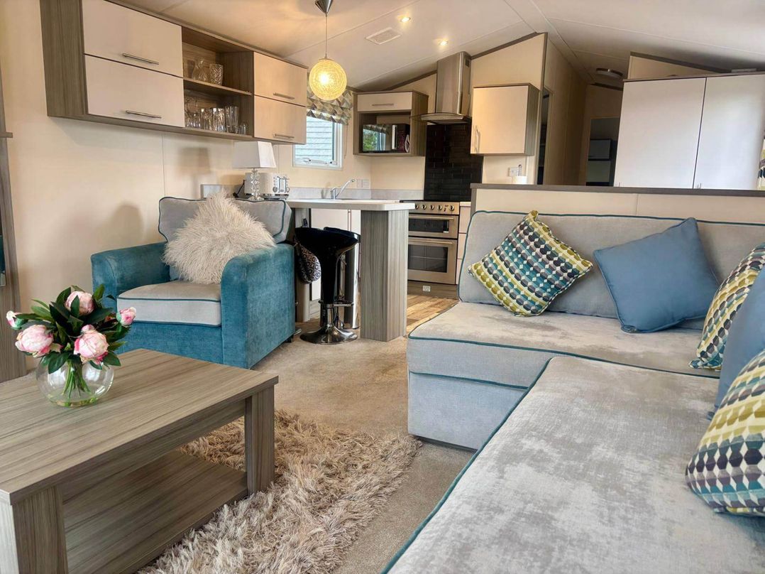 Caravan in Holcot Sleeps 6 Max 6 people Max 4 adults per booking Pet Friendly