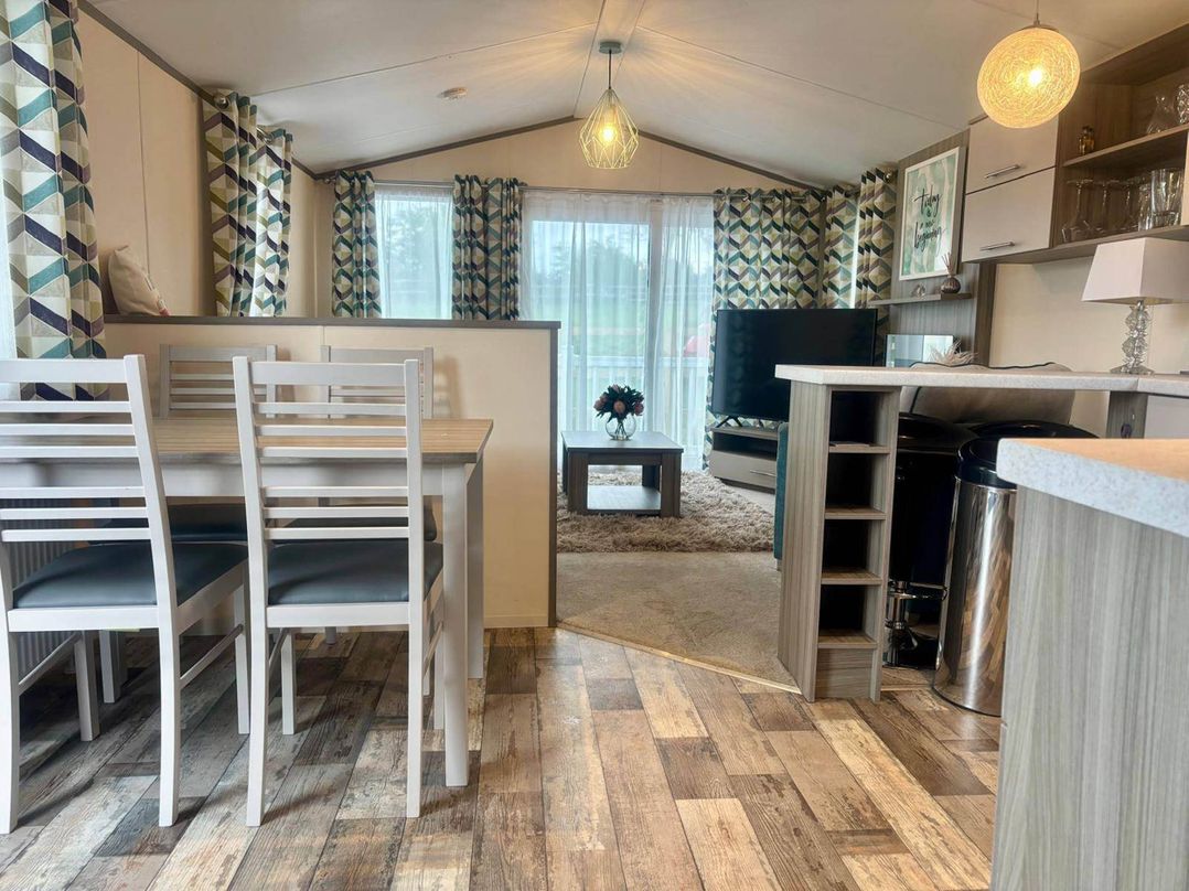 Caravan in Holcot Sleeps 6 Max 6 people Max 4 adults per booking Pet Friendly
