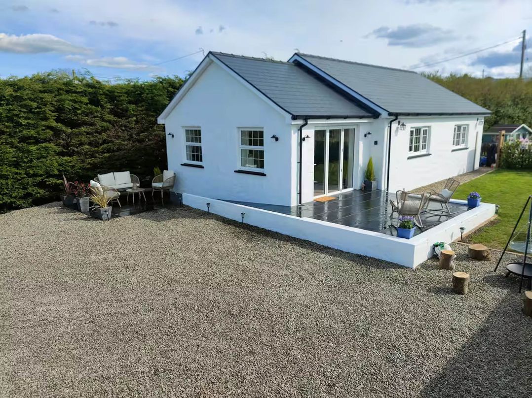Aberporth 2 Bed Cottage Sleeps 4 Pet Friendly