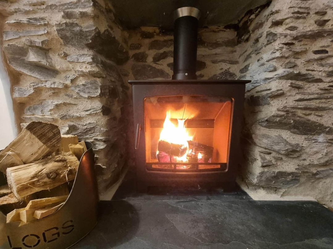 Looe Cottage Seaside views log fire sleeps 4