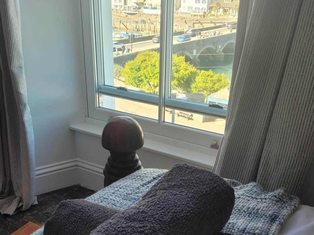 Looe Cottage Seaside views log fire sleeps 4