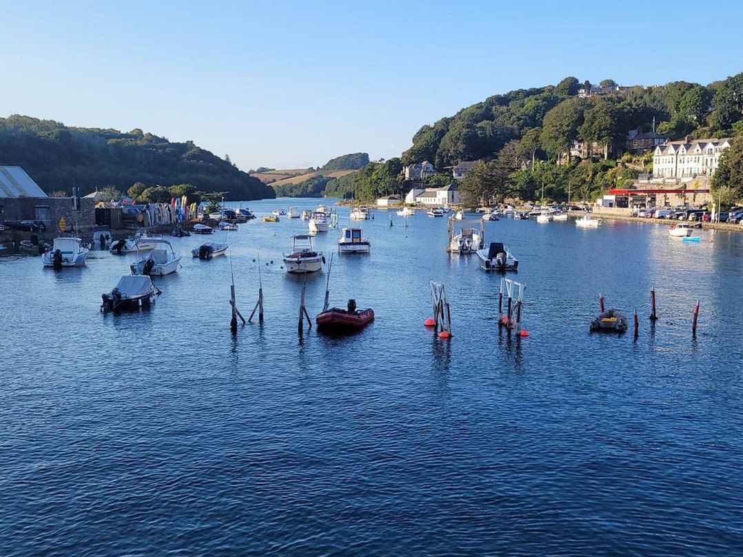Looe Cottage Seaside views log fire sleeps 4