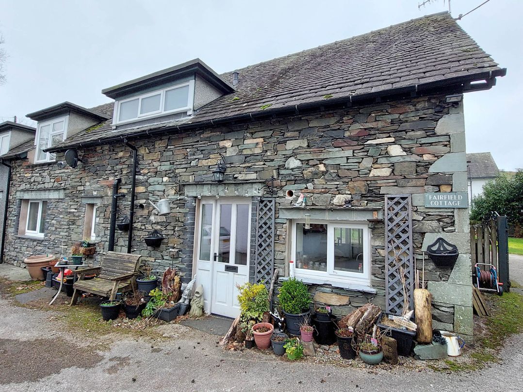 1 Bed Flat Sleeps 4 Garden Parking Wifi