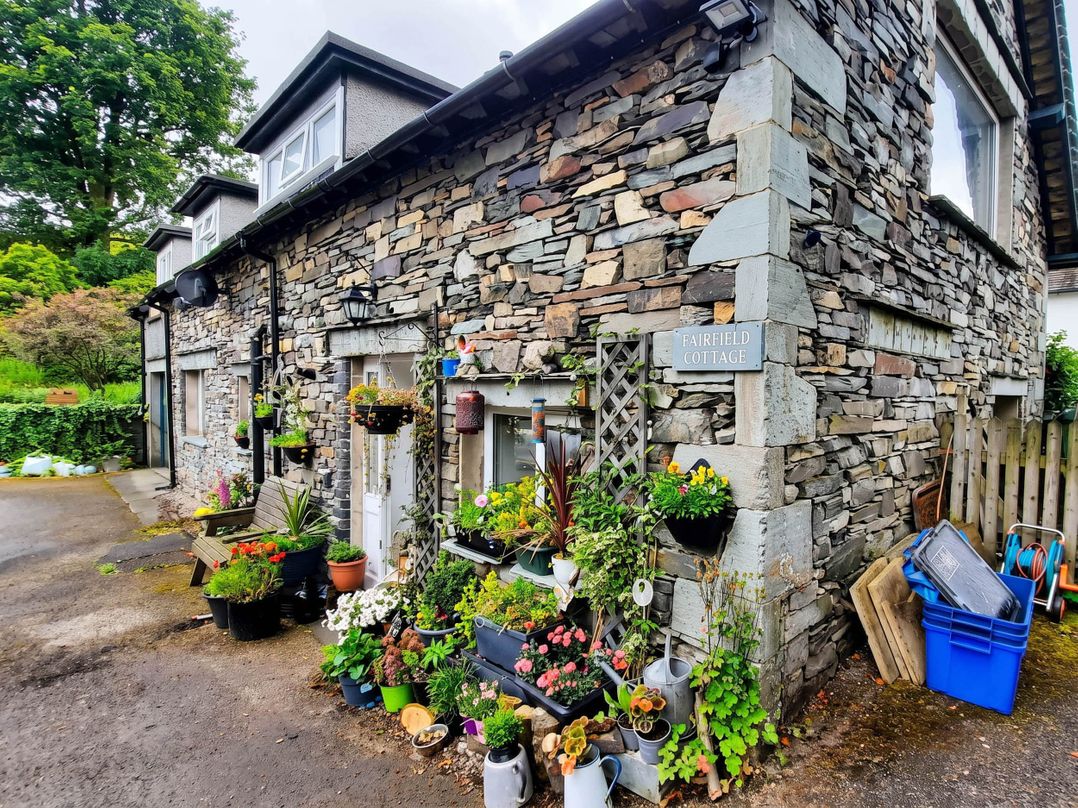 1 Bed Flat Sleeps 4 Garden Parking Wifi