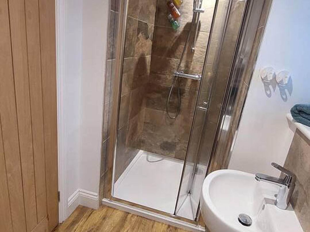 1 Bed Flat Sleeps 4 Garden Parking Wifi