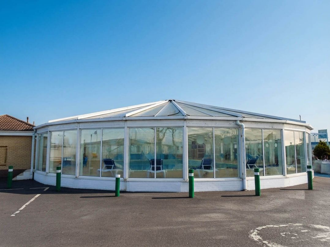 Caravan Sleeps 5 Pets Ok Parking Linen Incl