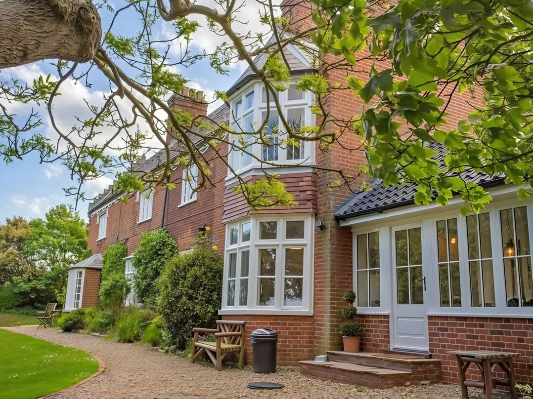 Norfolk Seaview Luxury Retreat with 7 Bedrooms