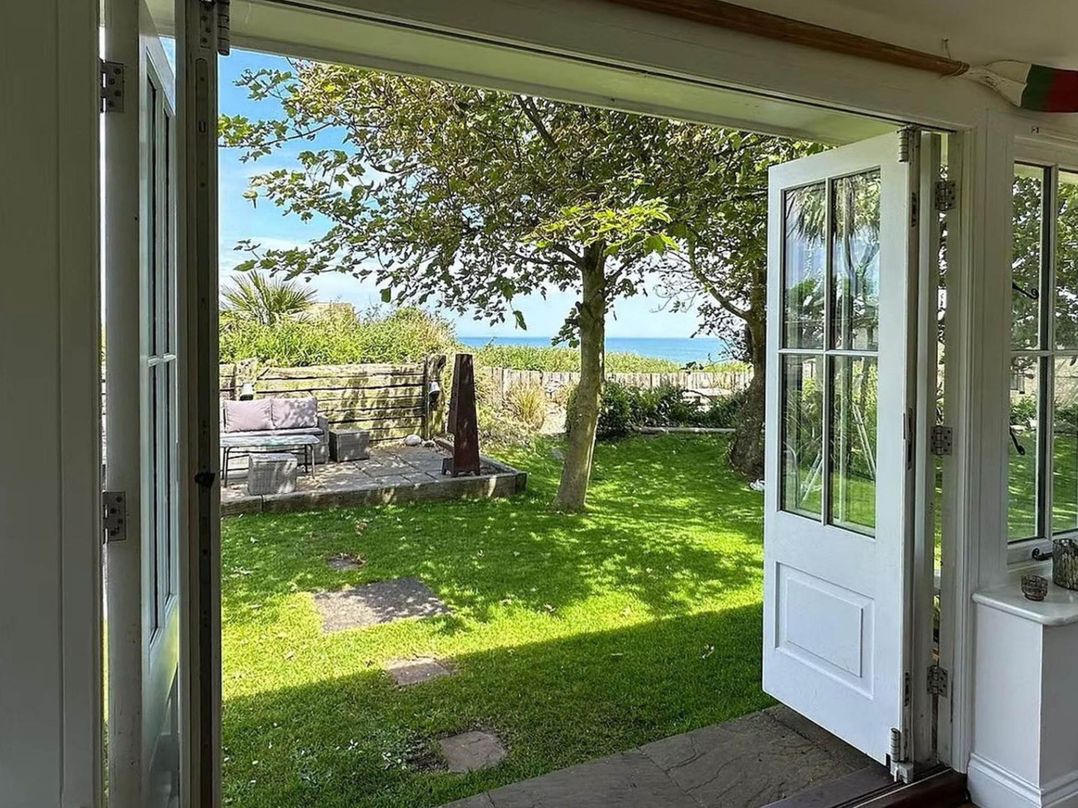 Norfolk Seaview Luxury Retreat with 7 Bedrooms