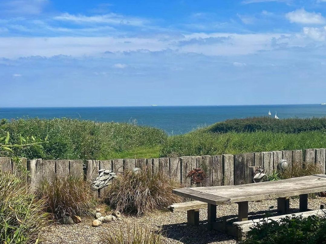 Norfolk Seaview Luxury Retreat with 7 Bedrooms