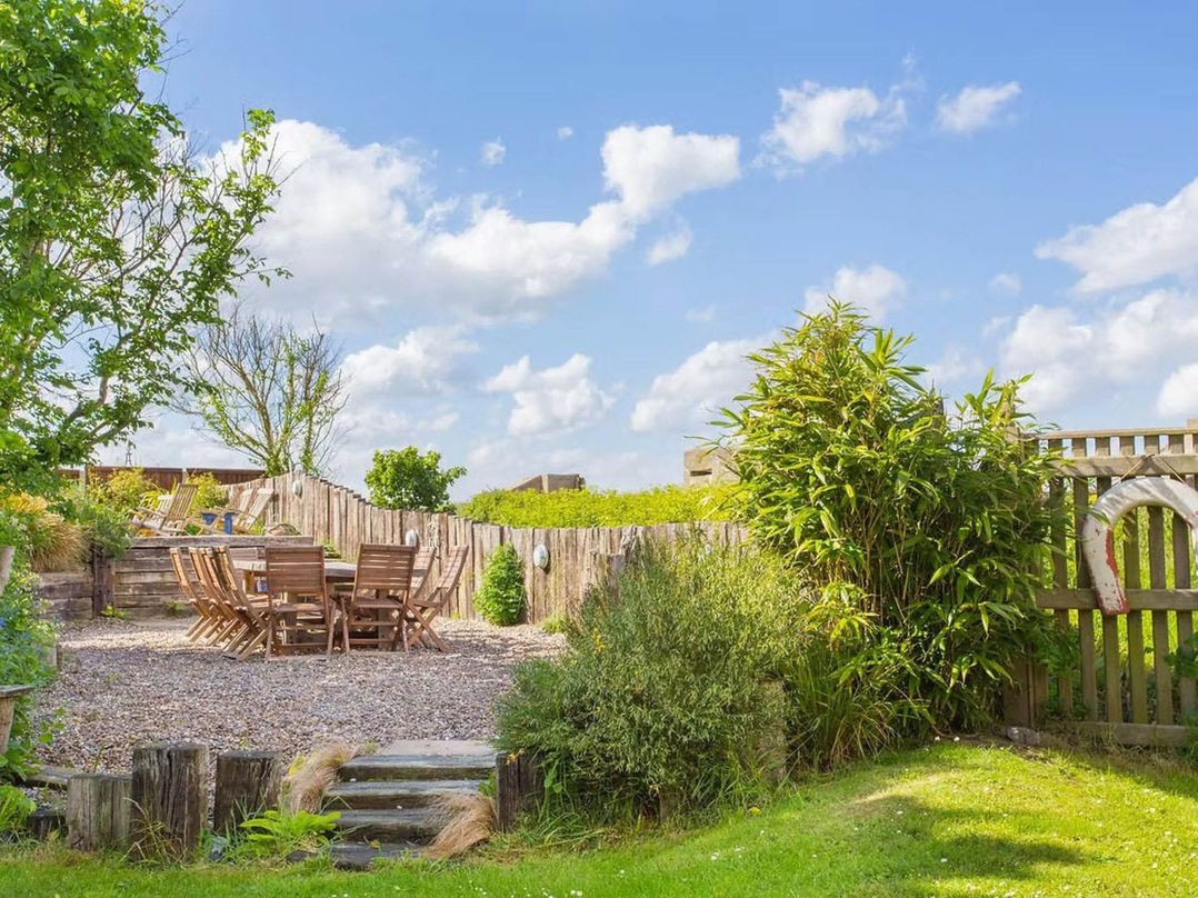 Norfolk Seaview Luxury Retreat with 7 Bedrooms