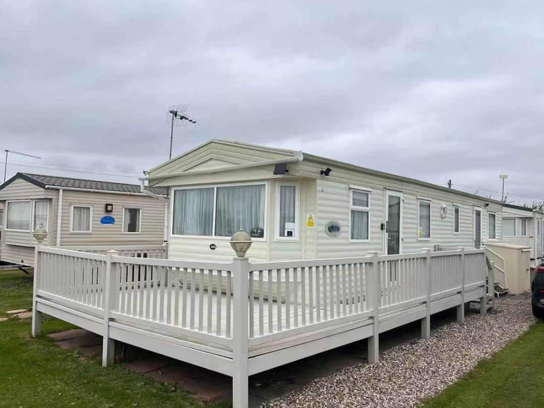 A and C Coastal Hideaway  Private Decking