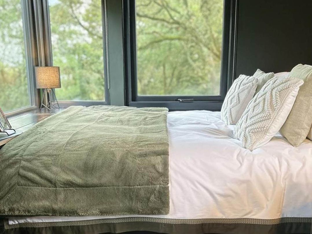 Lodge on Teign River 1 Bed Sleeps 2 Parking