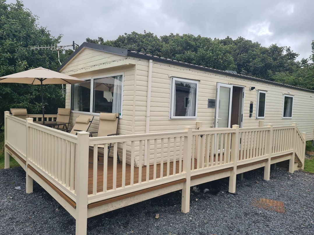 2 Bed Lodge Sleeps 6 Parking Pets Wifi