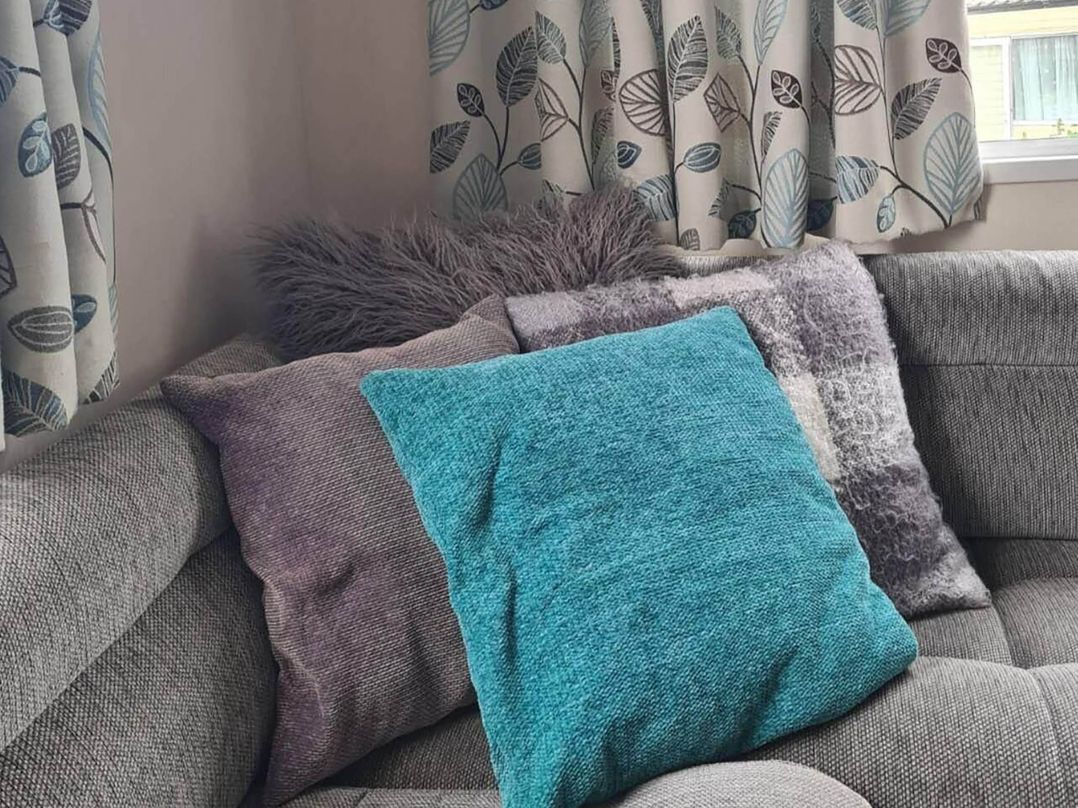2 Bed Lodge Sleeps 6 Parking Pets Wifi
