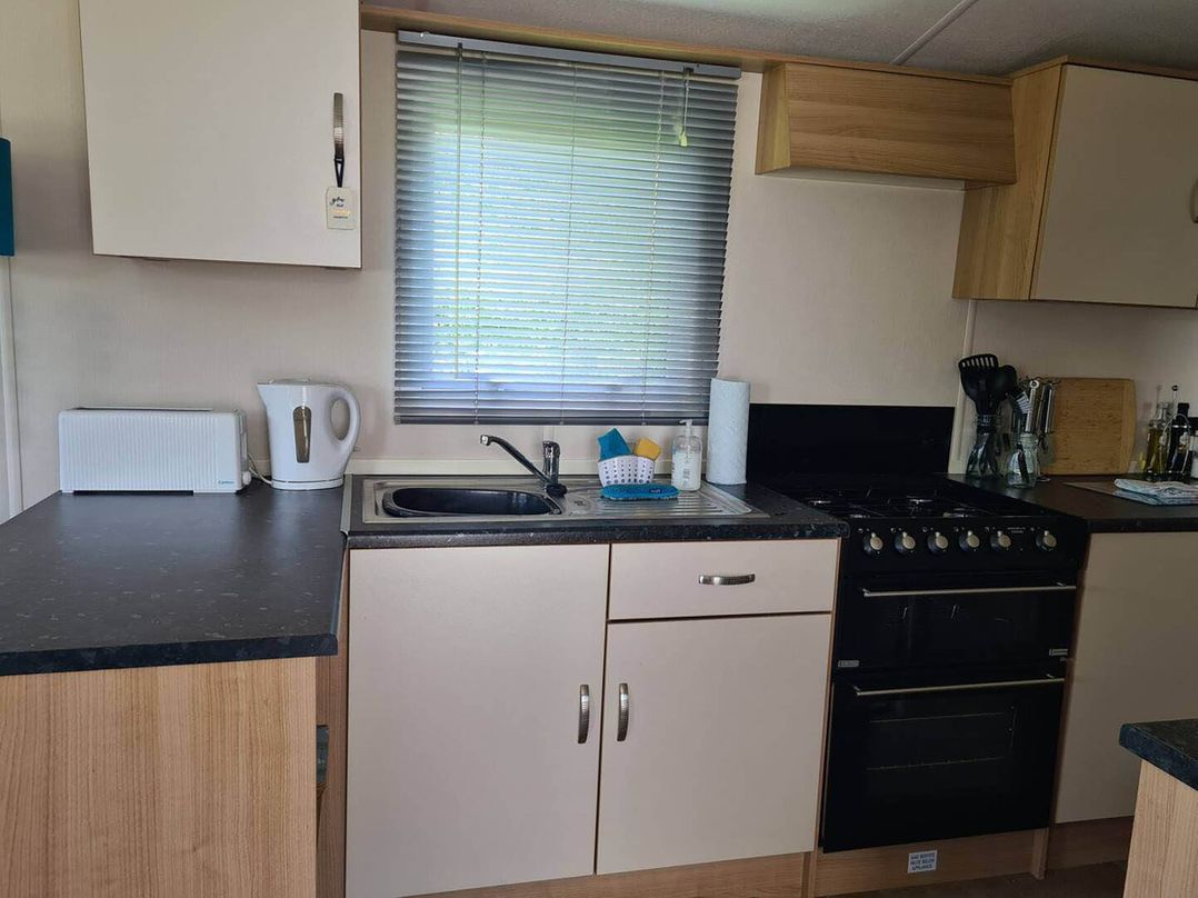 2 Bed Lodge Sleeps 6 Parking Pets Wifi