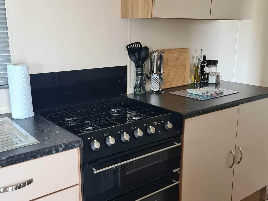 2 Bed Lodge Sleeps 6 Parking Pets Wifi