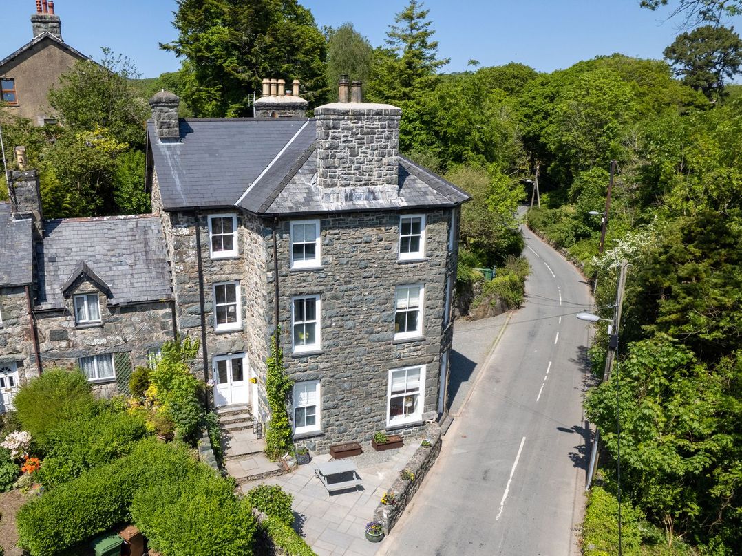 Gwynfryn House, Gorgeous Riverside Property Near The Beach