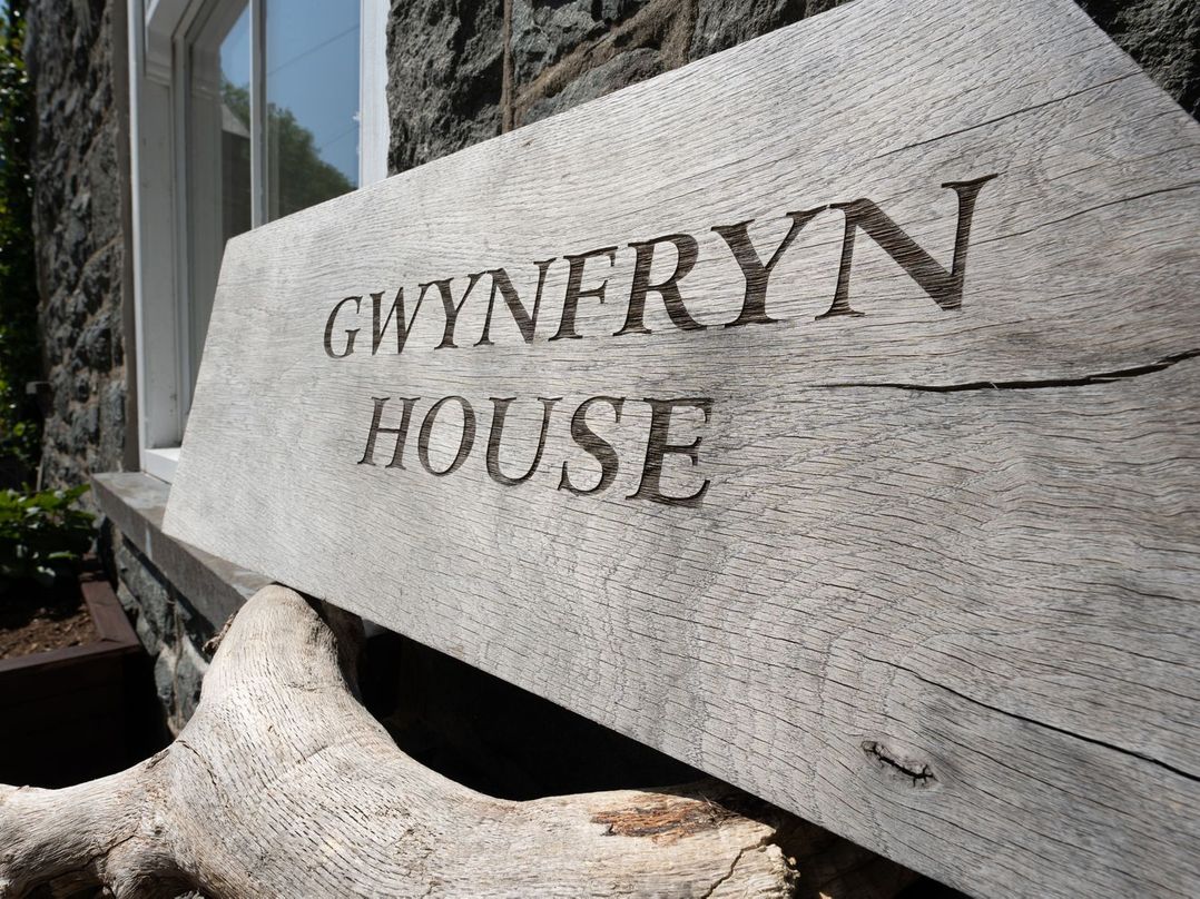 Gwynfryn House, Gorgeous Riverside Property Near The Beach