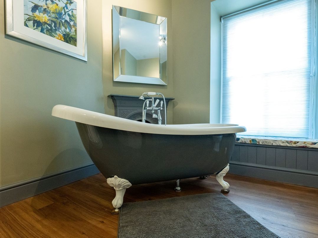 Gwynfryn House, Gorgeous Riverside Property Near The Beach