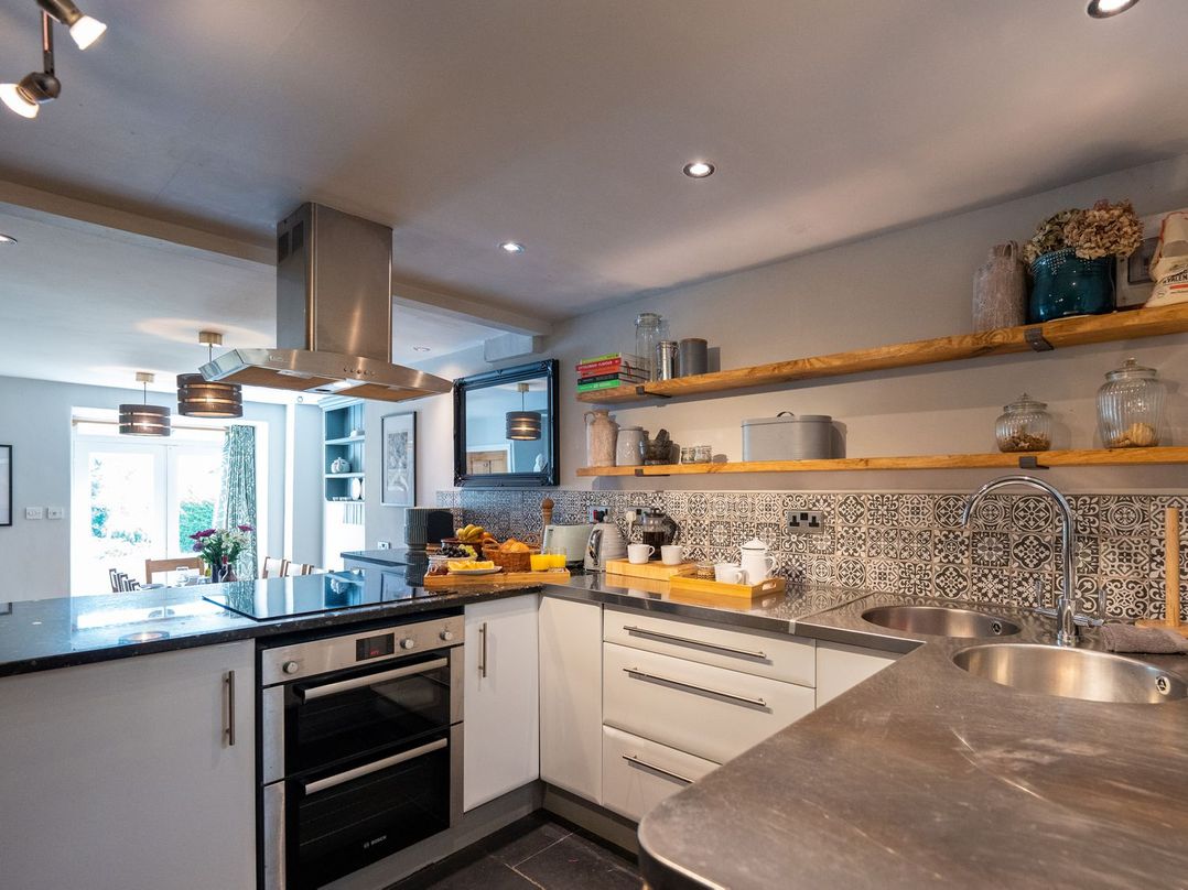 Gwynfryn House, Gorgeous Riverside Property Near The Beach