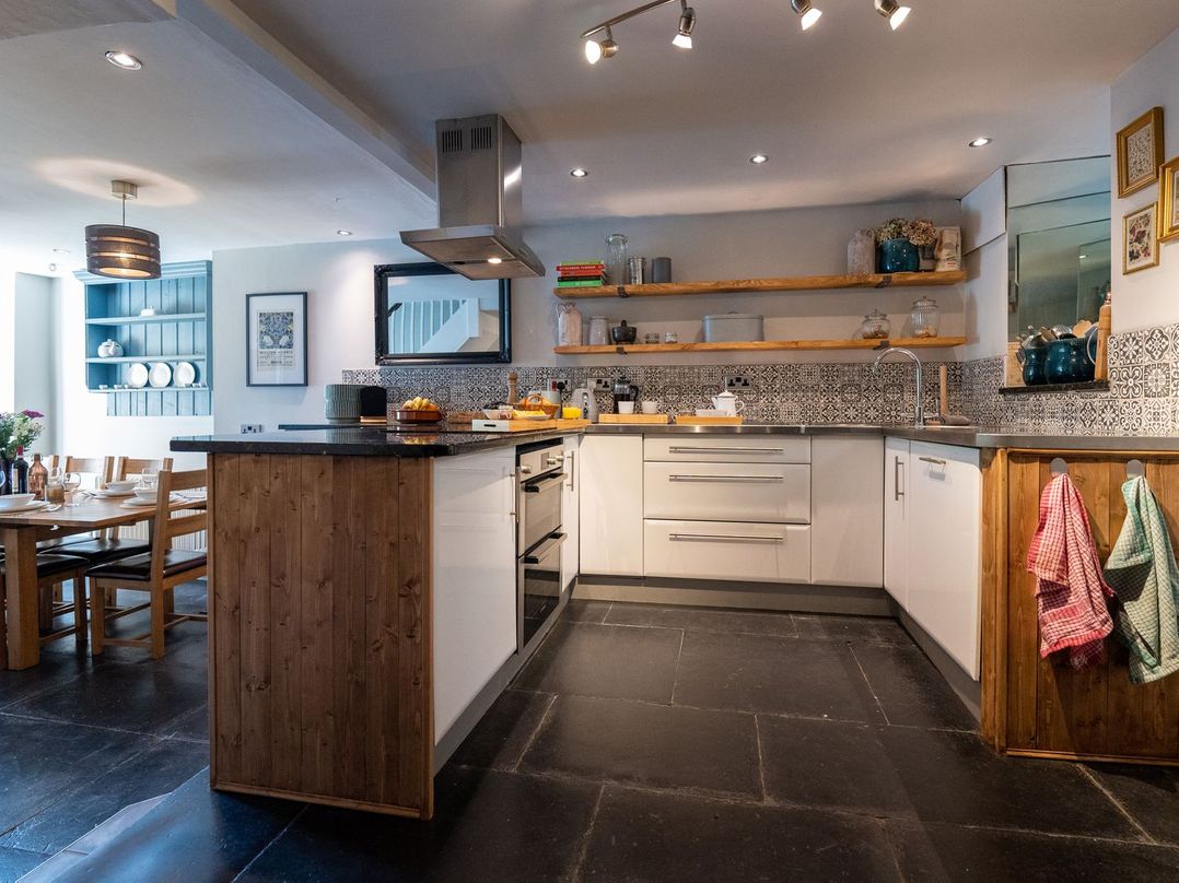 Gwynfryn House, Gorgeous Riverside Property Near The Beach