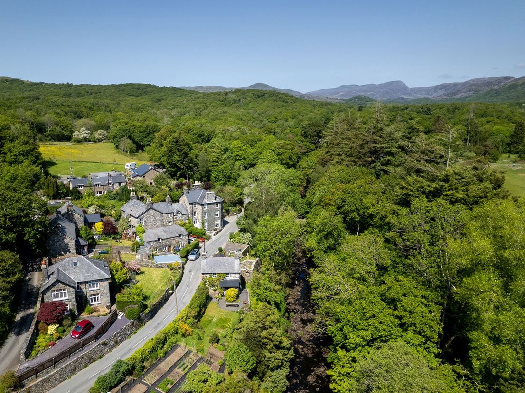 Gwynfryn House, Gorgeous Riverside Property Near The Beach