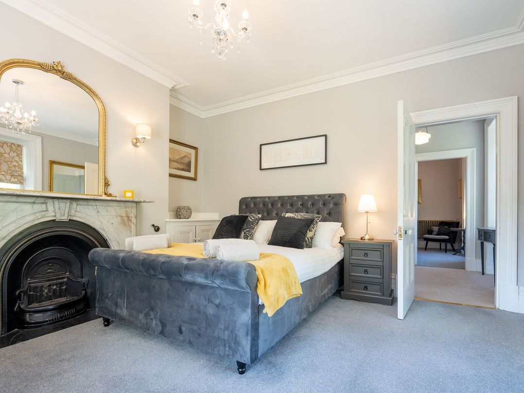 Gwynfryn House, Gorgeous Riverside Property Near The Beach