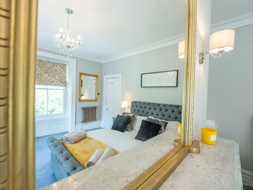 Gwynfryn House, Gorgeous Riverside Property Near The Beach