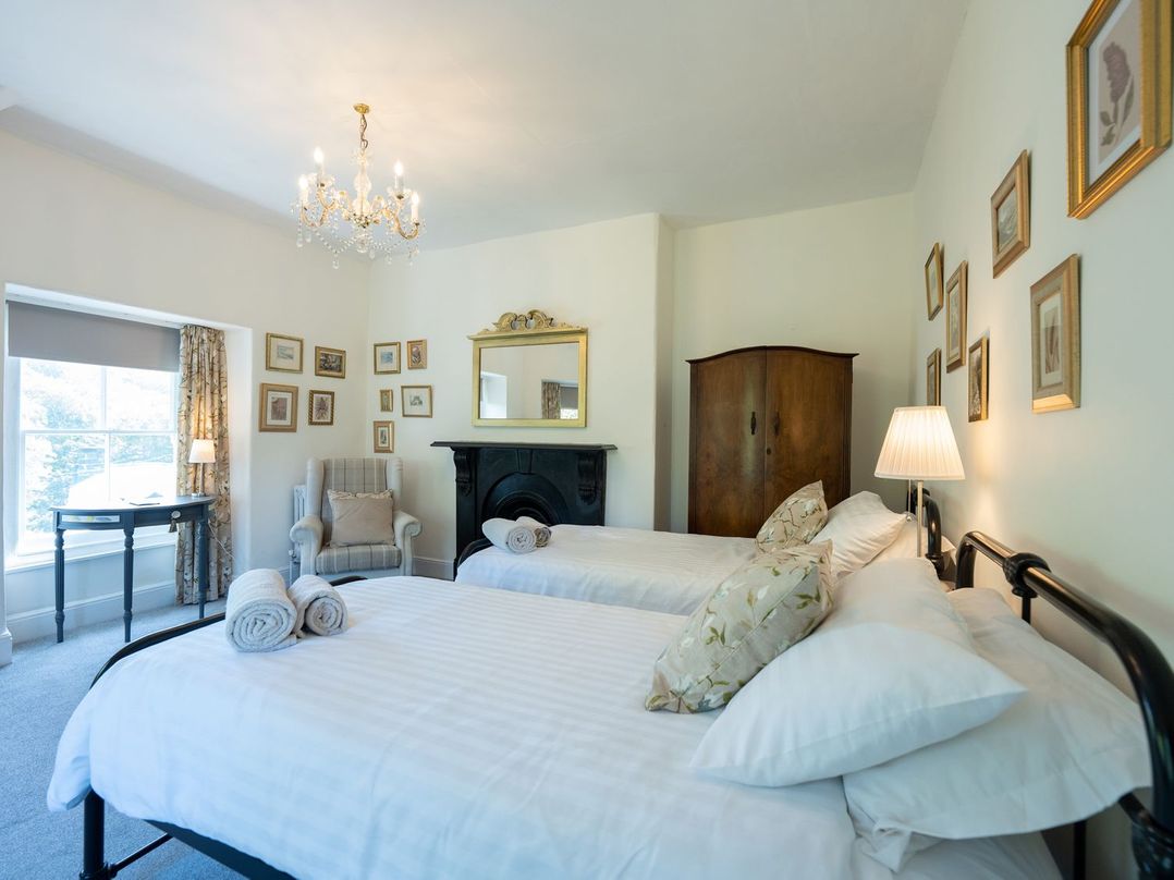 Gwynfryn House, Gorgeous Riverside Property Near The Beach