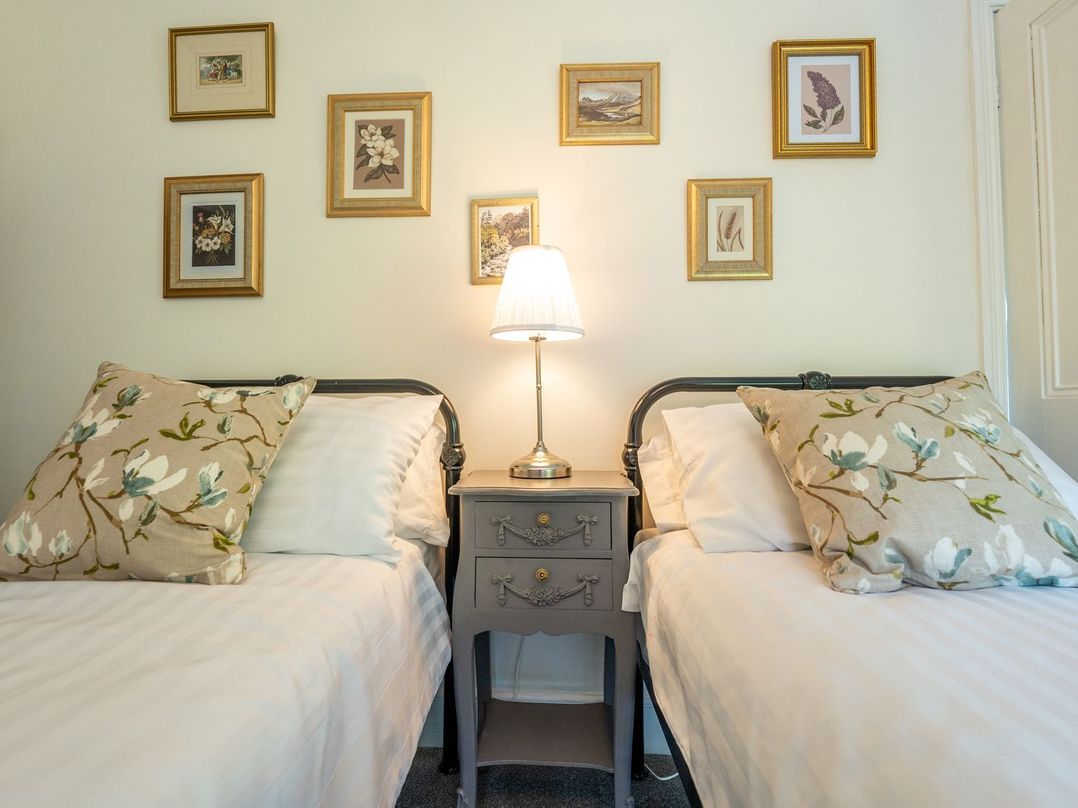 Gwynfryn House, Gorgeous Riverside Property Near The Beach