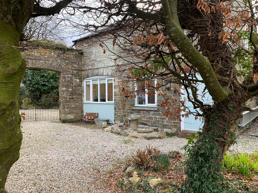 1 Bed Cottage Parking Patio close to coasts