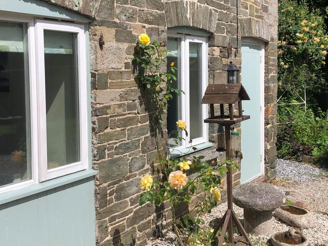 1 Bed Cottage Parking Patio close to coasts