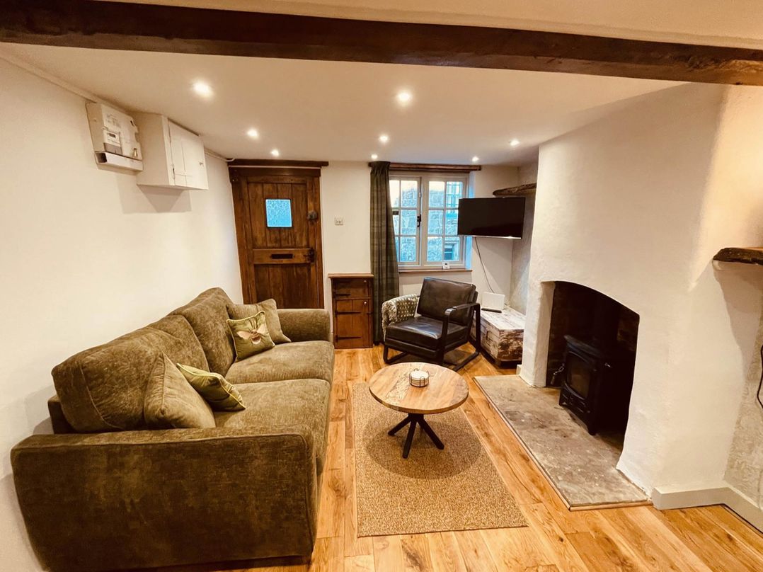 Charming Cottage Sleeps 4 with Sauna