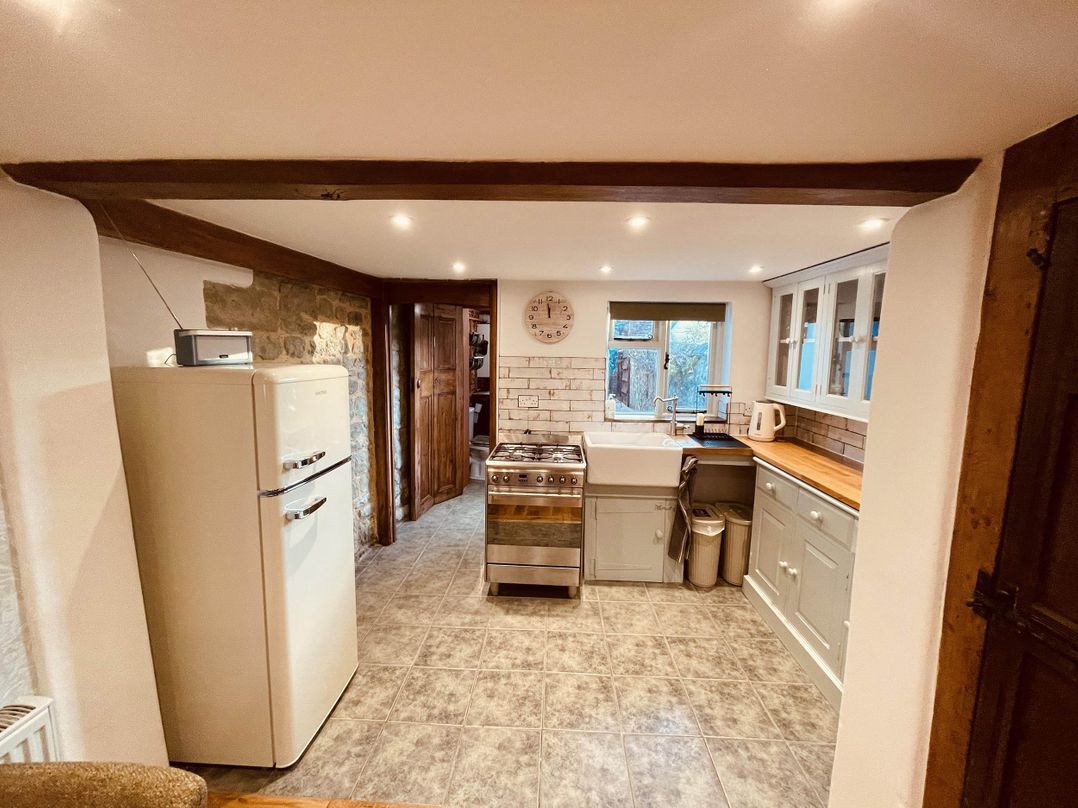 Charming Cottage Sleeps 4 with Sauna