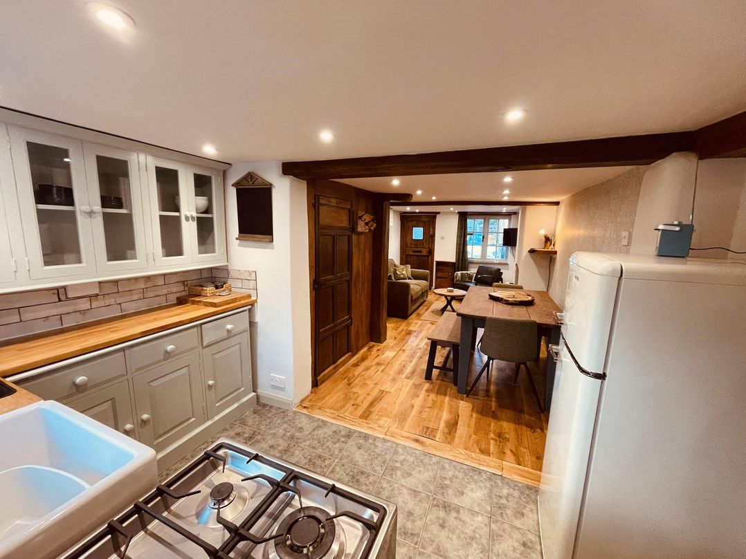 Charming Cottage Sleeps 4 with Sauna