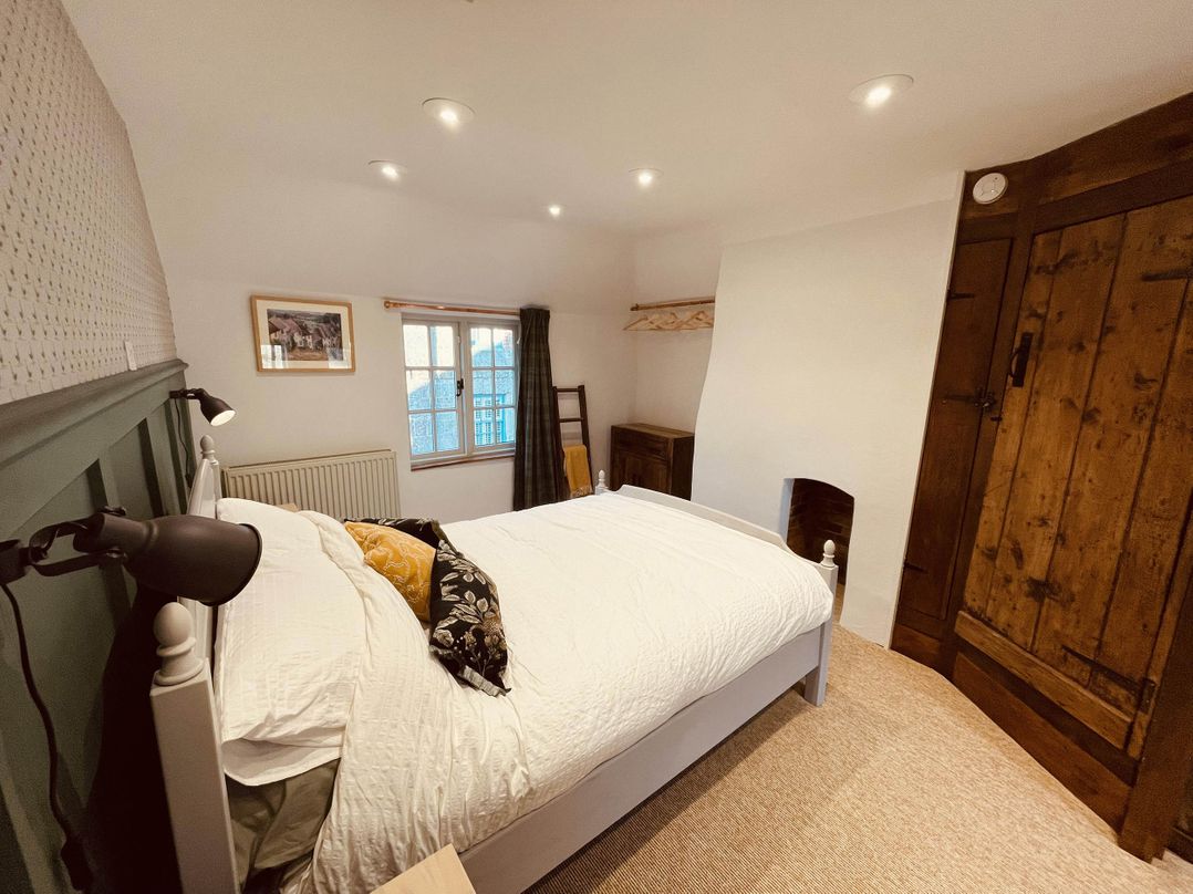 Charming Cottage Sleeps 4 with Sauna