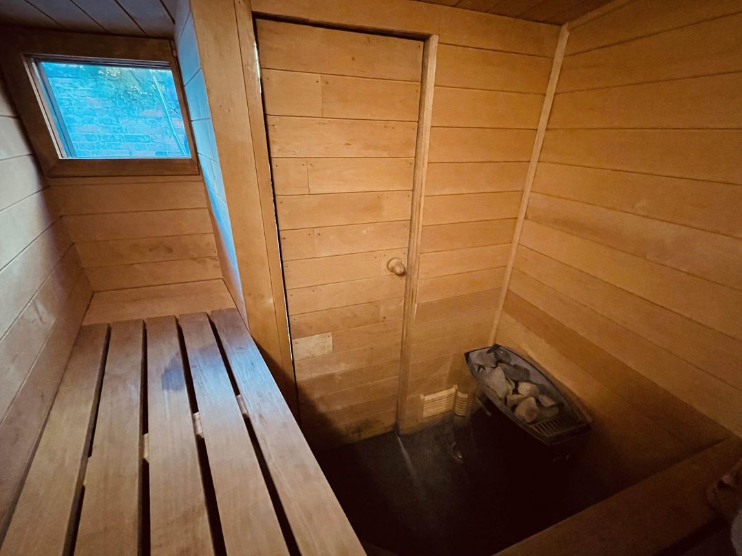 Charming Cottage Sleeps 4 with Sauna