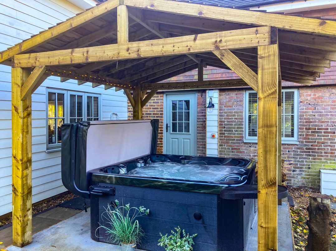 5Bed 10Guests Fireplace HotTub Pets ok Parking