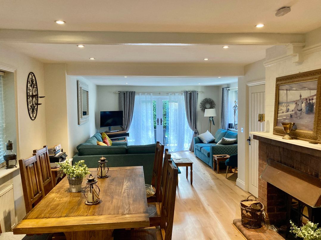 5Bed 10Guests Fireplace HotTub Pets ok Parking
