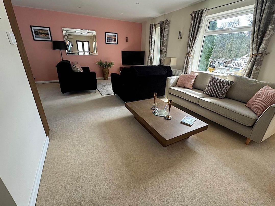 River Tamar Couples Retreat Dog Friendly