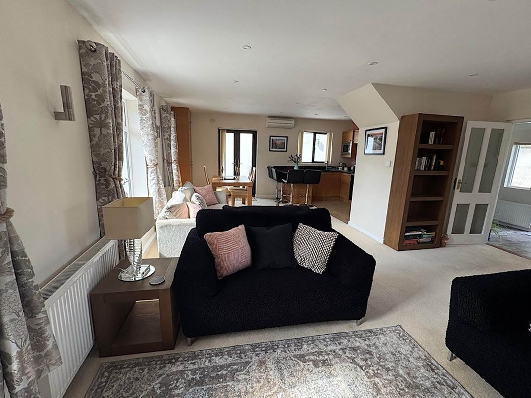 River Tamar Couples Retreat Dog Friendly