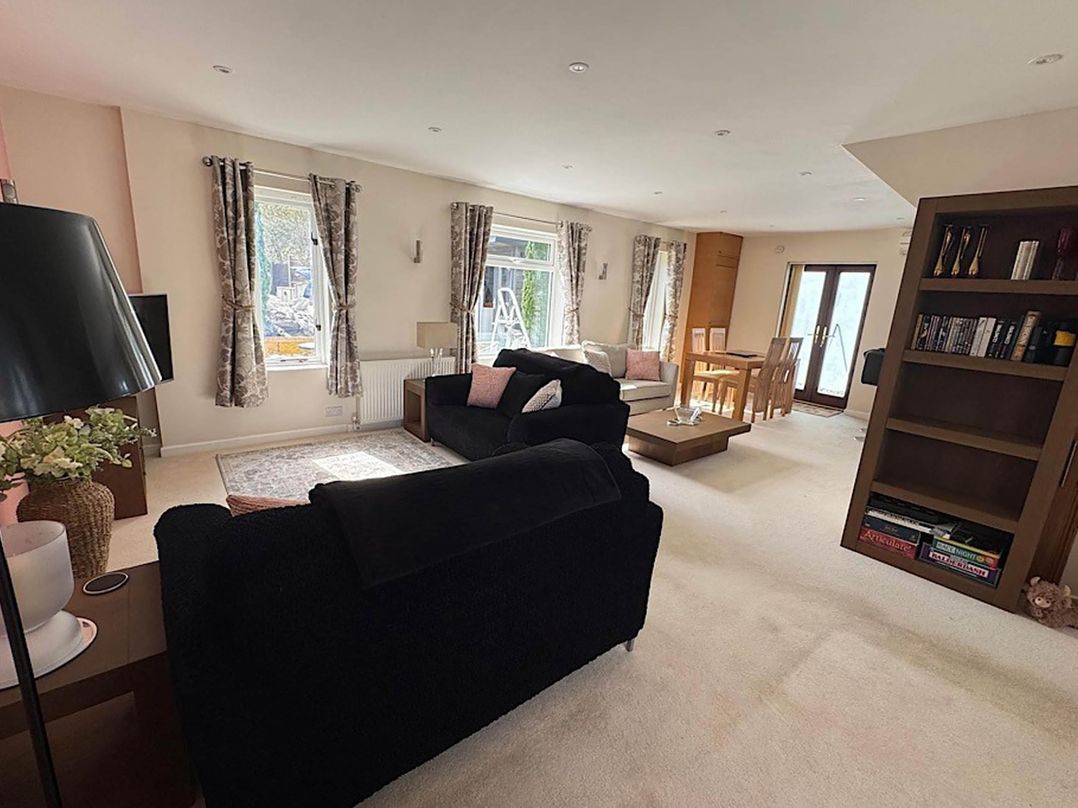 River Tamar Couples Retreat Dog Friendly