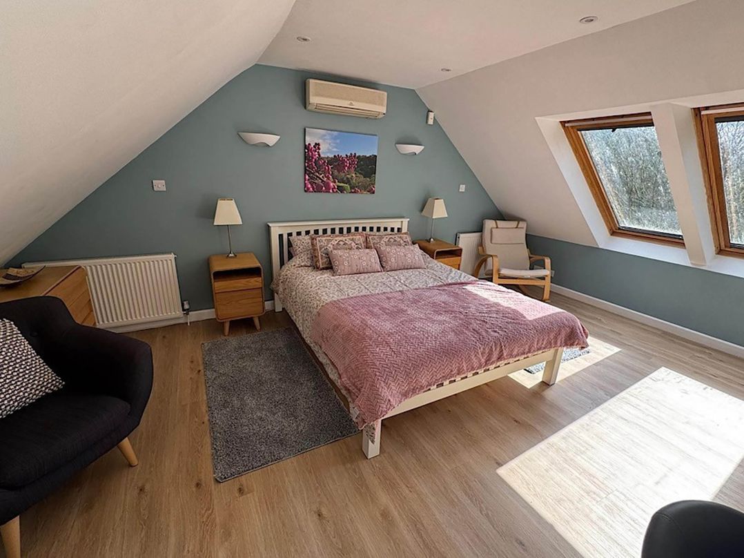 River Tamar Couples Retreat Dog Friendly